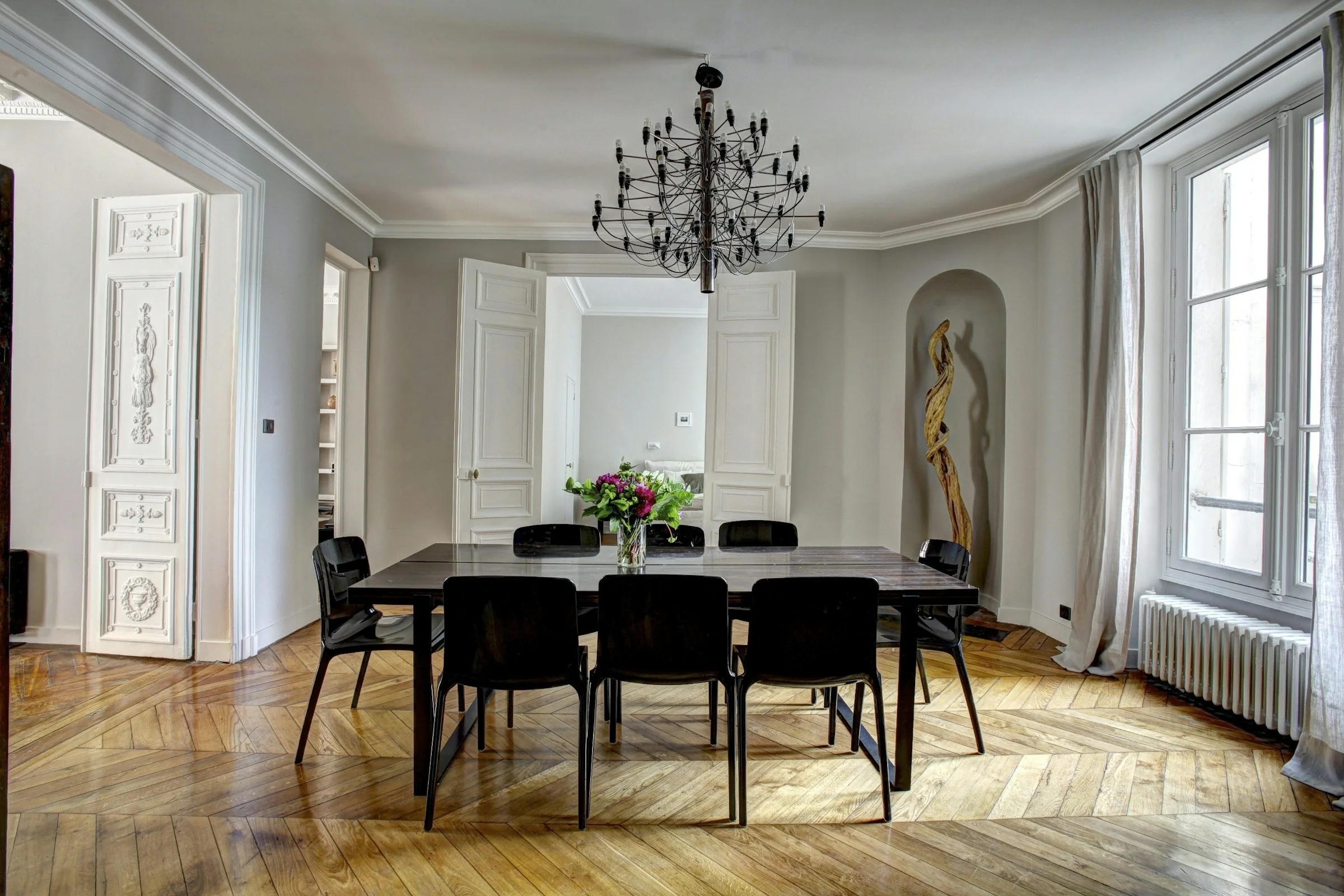 Appartement français lumineux avec parquet entretenu